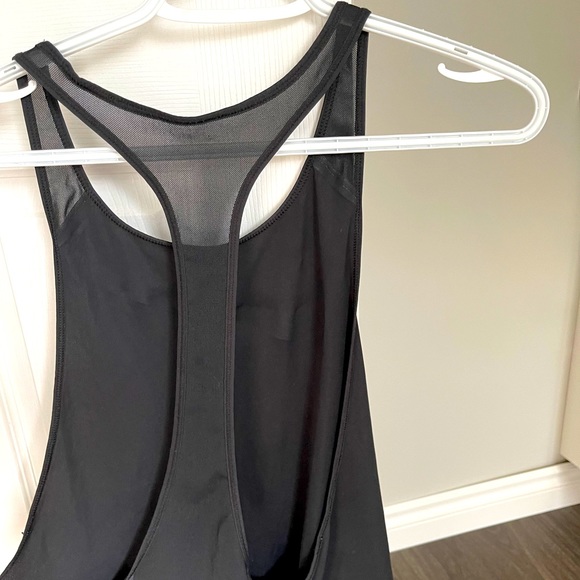 Nike Dri Fit workout muscle top. - Picture 2 of 3